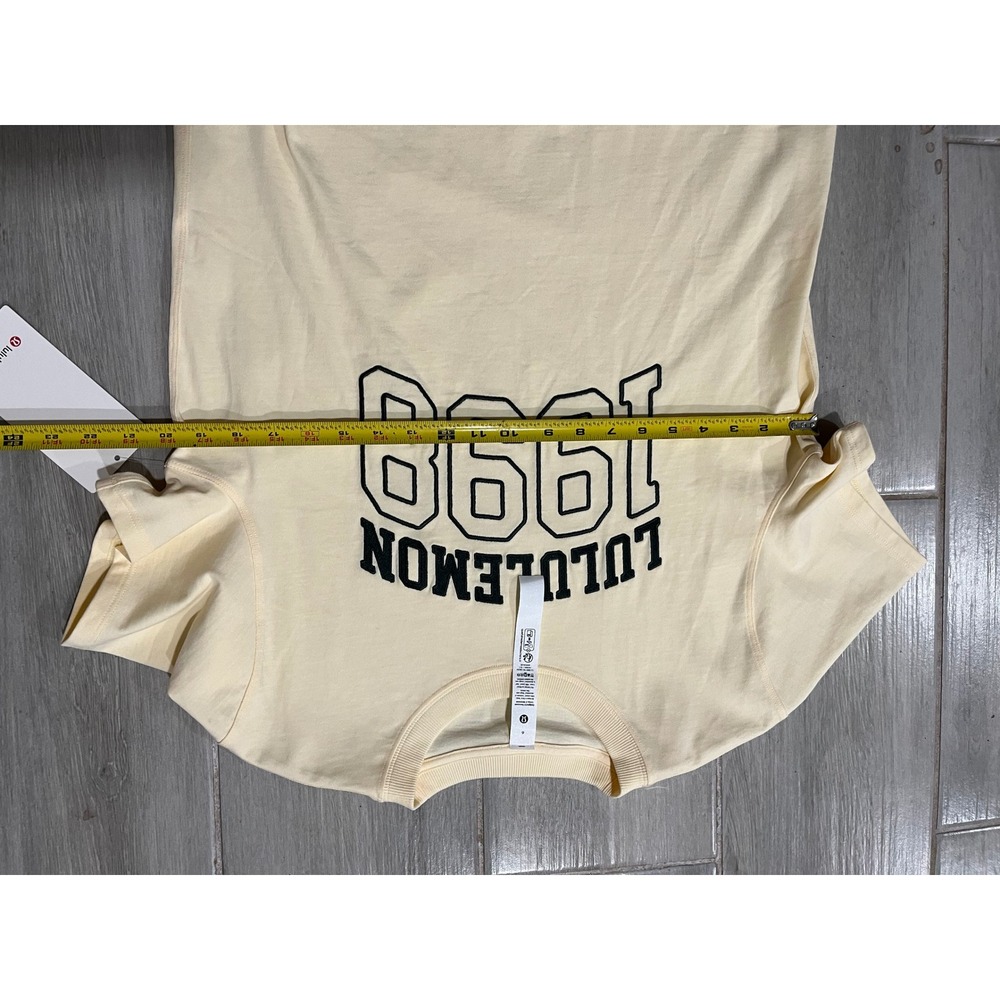 Lululemon Graphic Cotton T-Shirt Cream Yellow 1998 Collegiate Size 6 NWT - Picture 6 of 6